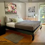 Schoenes Und Ruhiges Privatzimmer Mit Franzoesischem Balkon