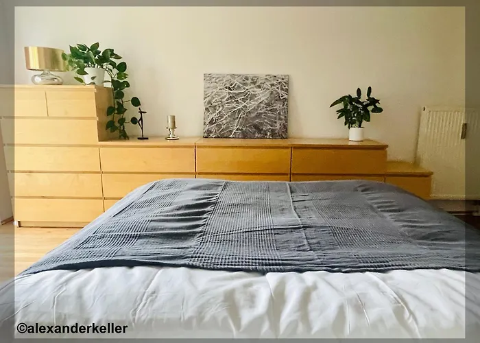 Schoenes Und Ruhiges Privatzimmer Mit Franzoesischem Balkon